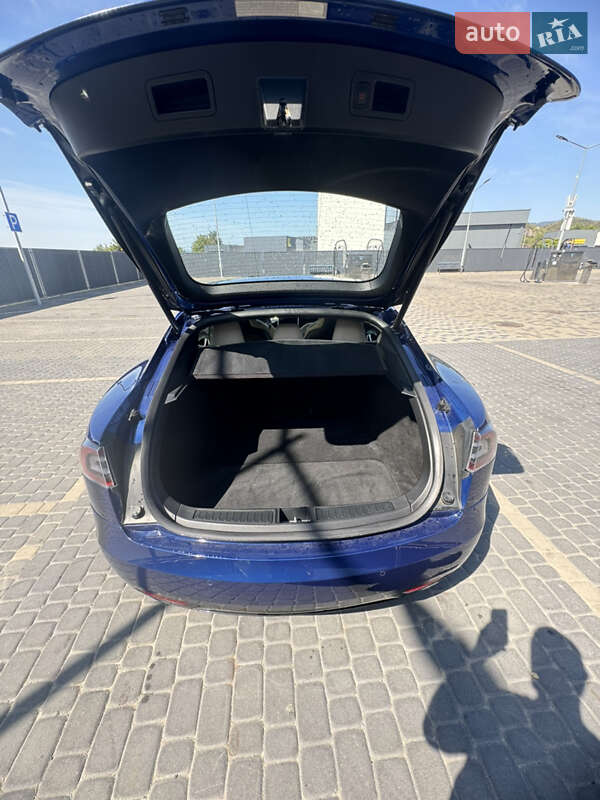 Ліфтбек Tesla Model S 2016 в Мукачевому
