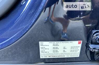 Ліфтбек Tesla Model S 2014 в 
