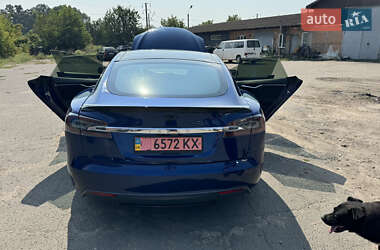 Лифтбек Tesla Model S 2015 в Фастове