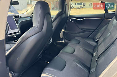 Лифтбек Tesla Model S 2015 в Фастове