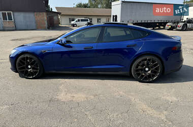 Лифтбек Tesla Model S 2015 в Фастове