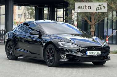 Лифтбек Tesla Model S 2018 в Ровно