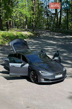 Лифтбек Tesla Model S 2016 в 