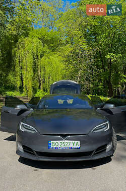 Лифтбек Tesla Model S 2016 в 