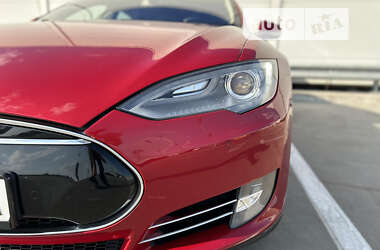 Ліфтбек Tesla Model S 2014 в Києві