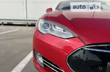 Ліфтбек Tesla Model S 2014 в Києві