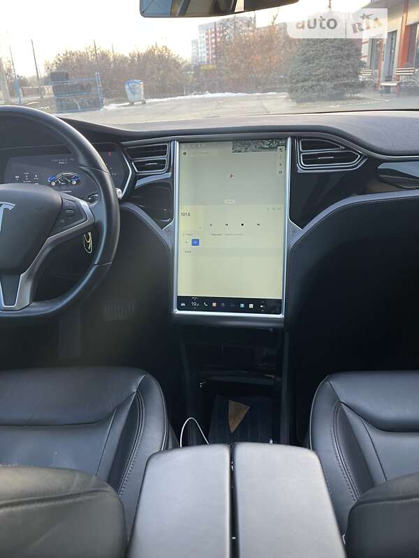 Лифтбек Tesla Model S 2015 в Харькове фото 23 Лифтбек Tesla Model S 2015 в Харькове