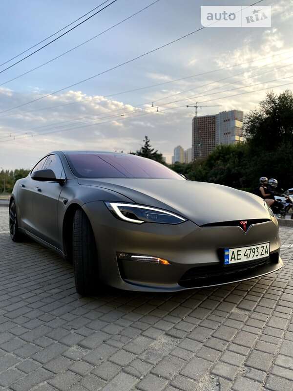 Лифтбек Tesla Model S 2023 в Днепре