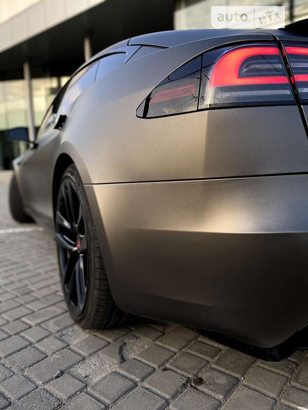 Лифтбек Tesla Model S 2023 в Днепре
