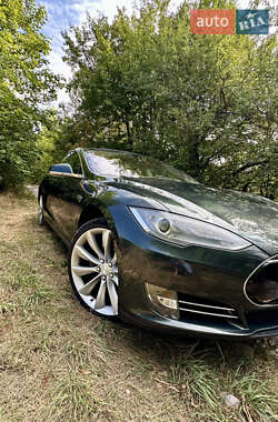 Лифтбек Tesla Model S 2013 в 