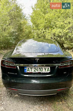 Лифтбек Tesla Model S 2013 в 