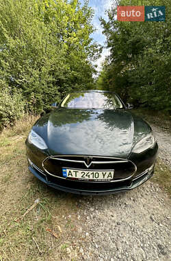 Лифтбек Tesla Model S 2013 в 