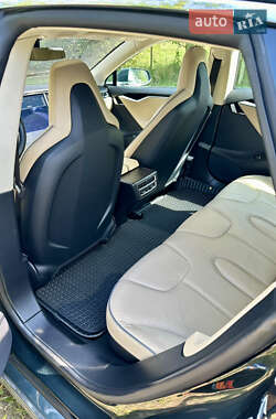 Лифтбек Tesla Model S 2013 в 