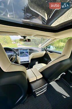 Лифтбек Tesla Model S 2013 в 