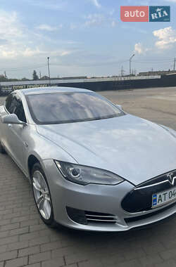 Лифтбек Tesla Model S 2013 в Городенке