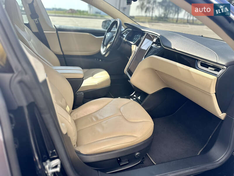 Лифтбек Tesla Model S 2014 в Киеве