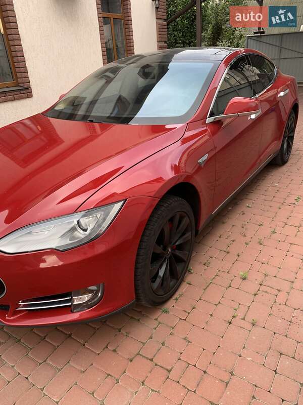 Ліфтбек Tesla Model S 2013 в Києві