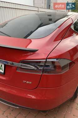 Ліфтбек Tesla Model S 2013 в Києві