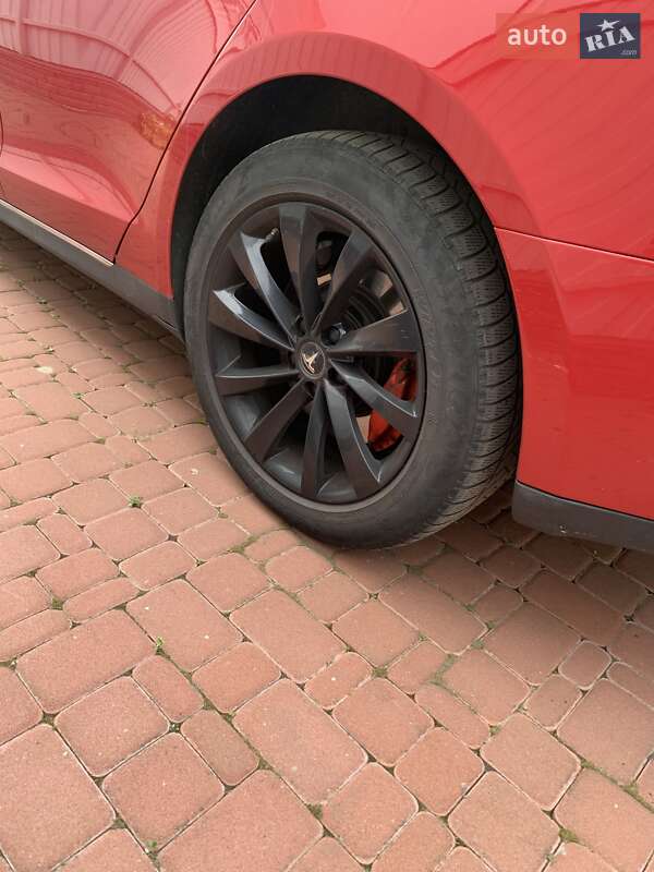 Ліфтбек Tesla Model S 2013 в Києві