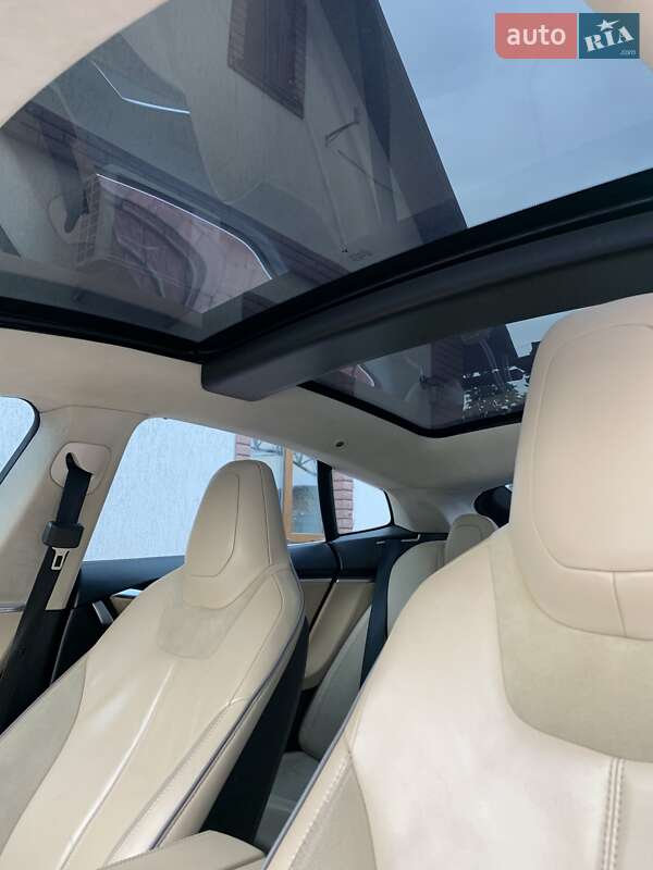 Ліфтбек Tesla Model S 2013 в Києві