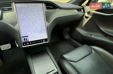 Лифтбек Tesla Model S 2019 в 