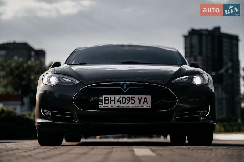 Лифтбек Tesla Model S 2015 в Одессе