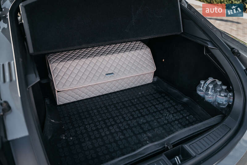 Лифтбек Tesla Model S 2015 в Одессе