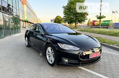 Ліфтбек Tesla Model S 2015 в Рівному