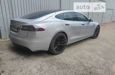 Лифтбек Tesla Model S 2017 в Хмельницком