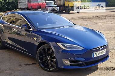 Ліфтбек Tesla Model S 2016 в Дніпрі