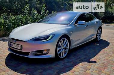 Лифтбек Tesla Model S 2017 в Запорожье