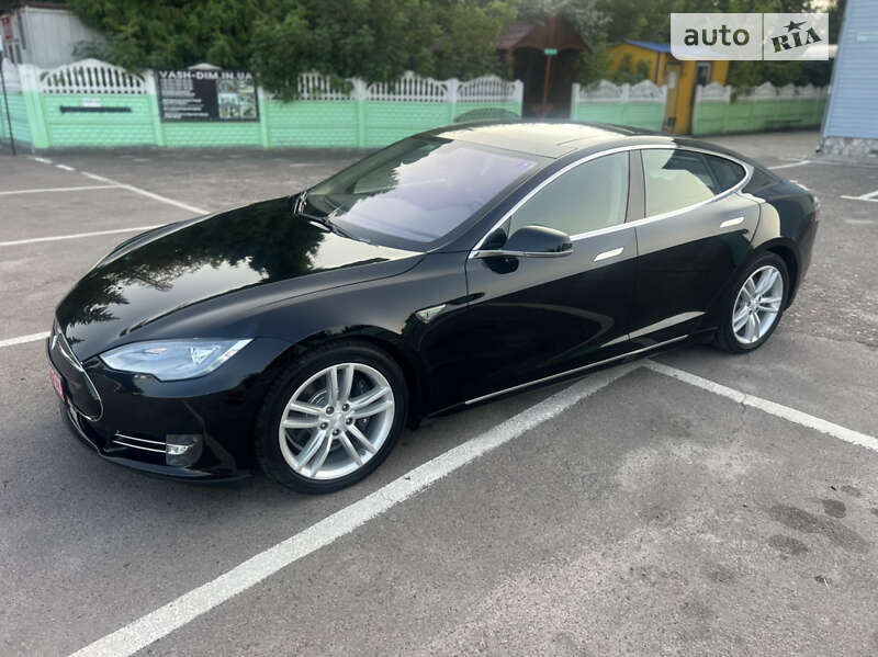 Ліфтбек Tesla Model S 2013 в Дубні фото 18 Ліфтбек Tesla Model S 2013 в Дубні
