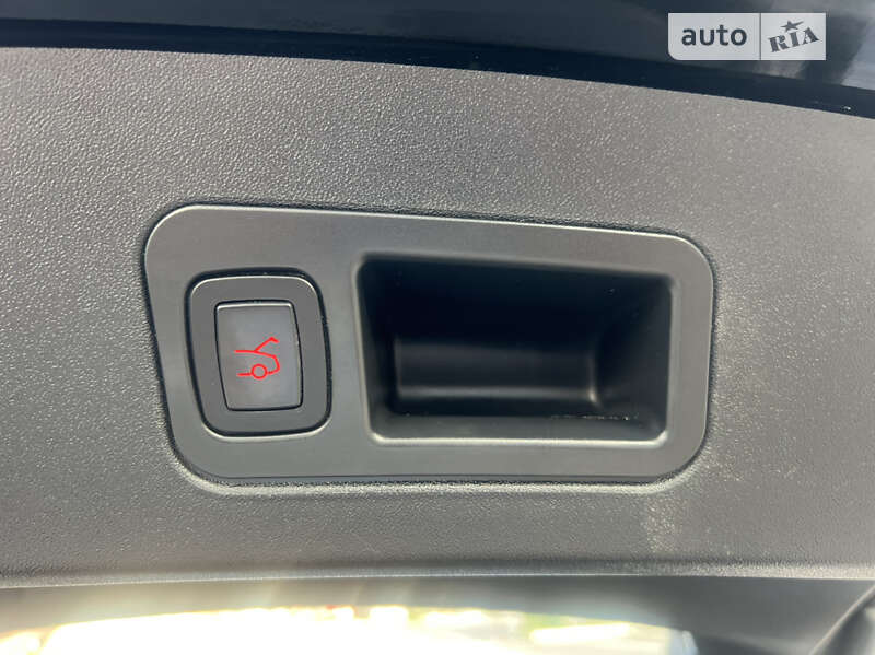 Ліфтбек Tesla Model S 2013 в Дубні фото 28 Ліфтбек Tesla Model S 2013 в Дубні