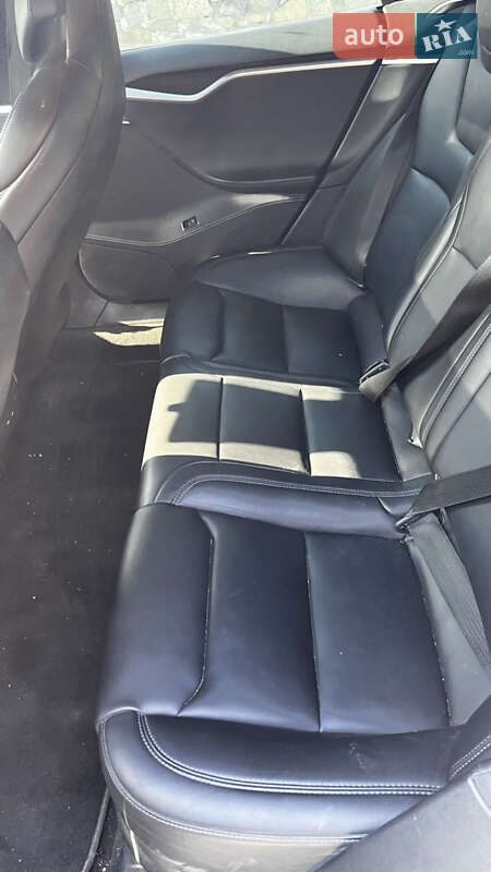 Лифтбек Tesla Model S 2017 в Костополе