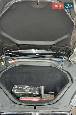 Лифтбек Tesla Model S 2016 в 