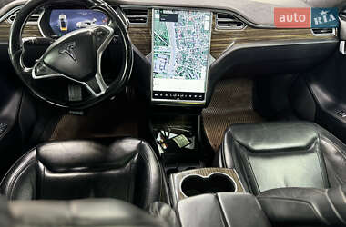 Лифтбек Tesla Model S 2016 в 