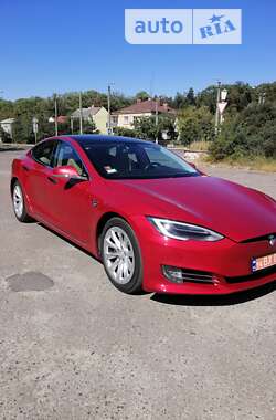 Лифтбек Tesla Model S 2017 в Львове