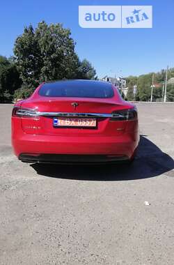 Ліфтбек Tesla Model S 2017 в Львові