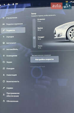 Лифтбек Tesla Model S 2015 в Бродах