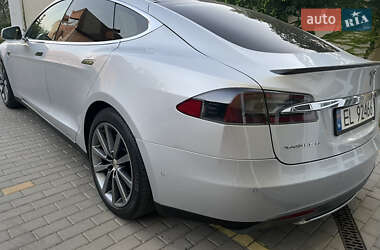 Лифтбек Tesla Model S 2015 в Бродах