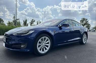 Ліфтбек Tesla Model S 2017 в Києві