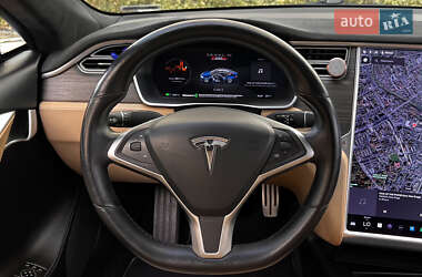 Лифтбек Tesla Model S 2016 в Львове