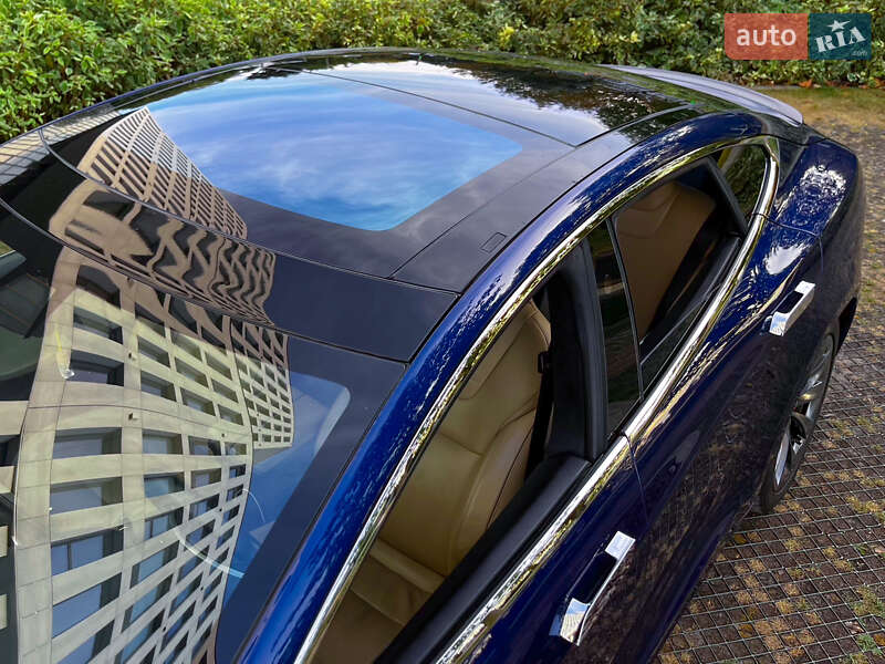Ліфтбек Tesla Model S 2016 в Львові