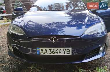 Ліфтбек Tesla Model S 2015 в Києві