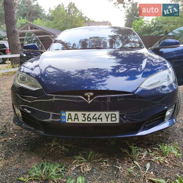 Ліфтбек Tesla Model S 2015 в Києві