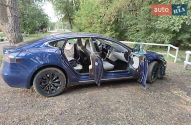 Ліфтбек Tesla Model S 2015 в Києві