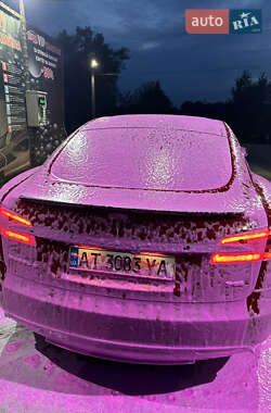 Лифтбек Tesla Model S 2013 в 