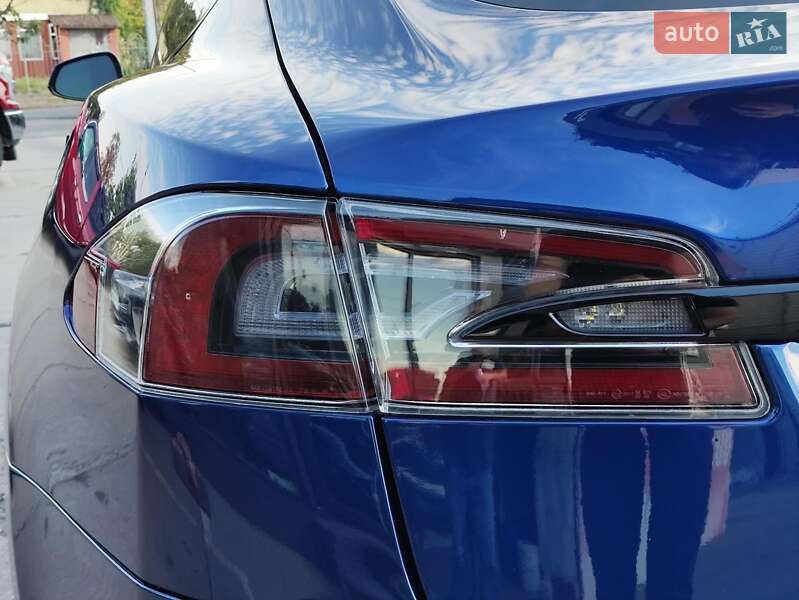 Лифтбек Tesla Model S 2022 в Харькове