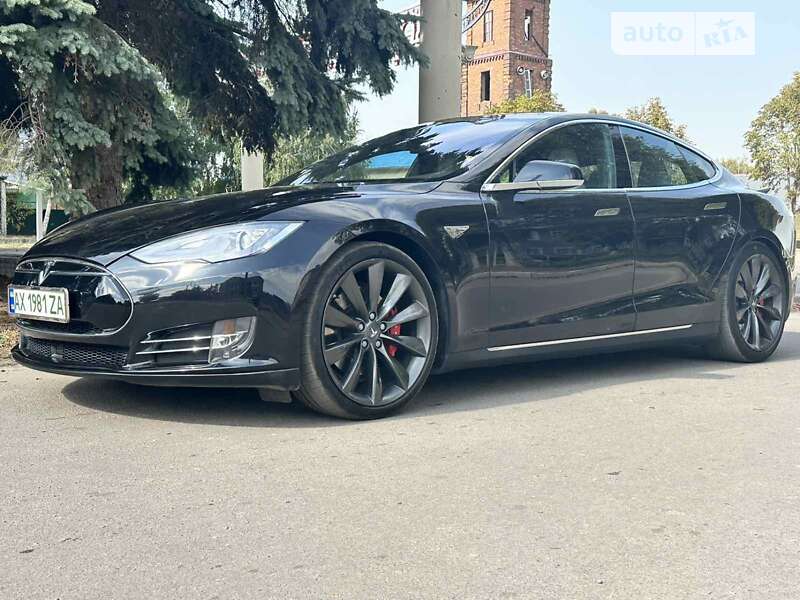 Tesla Model S 2016