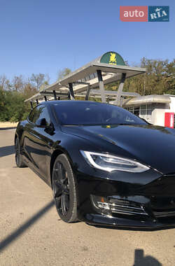 Ліфтбек Tesla Model S 2017 в Могилів-Подільському
